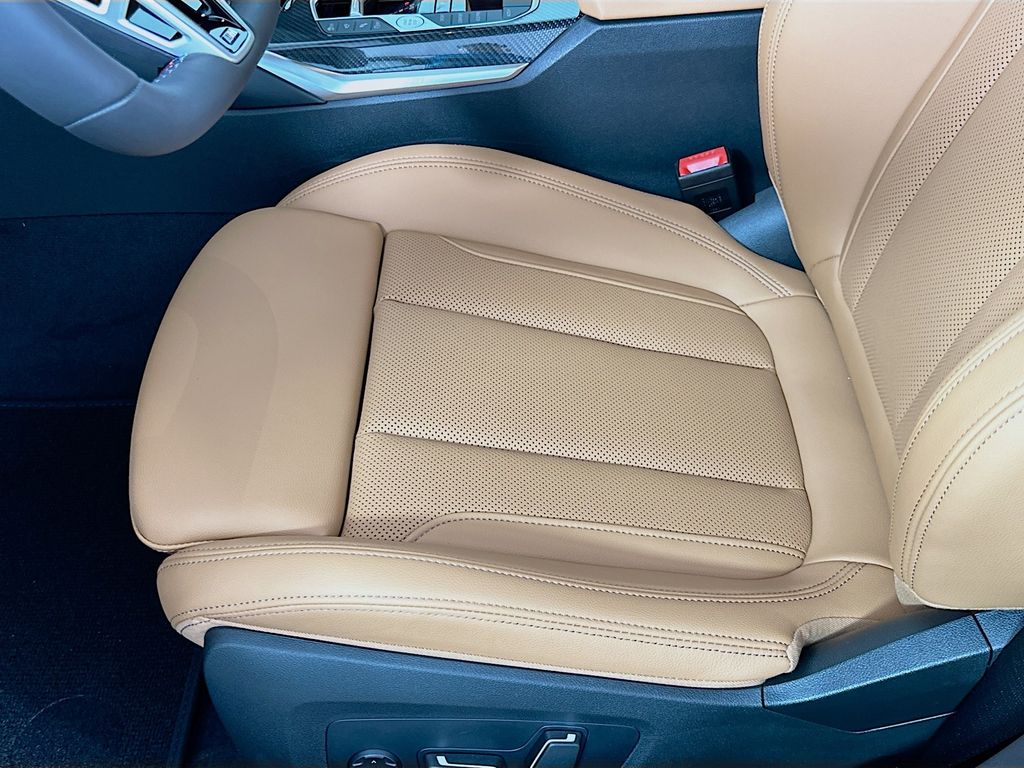 Thumbnail: 2026 BMW 3 Series - 21