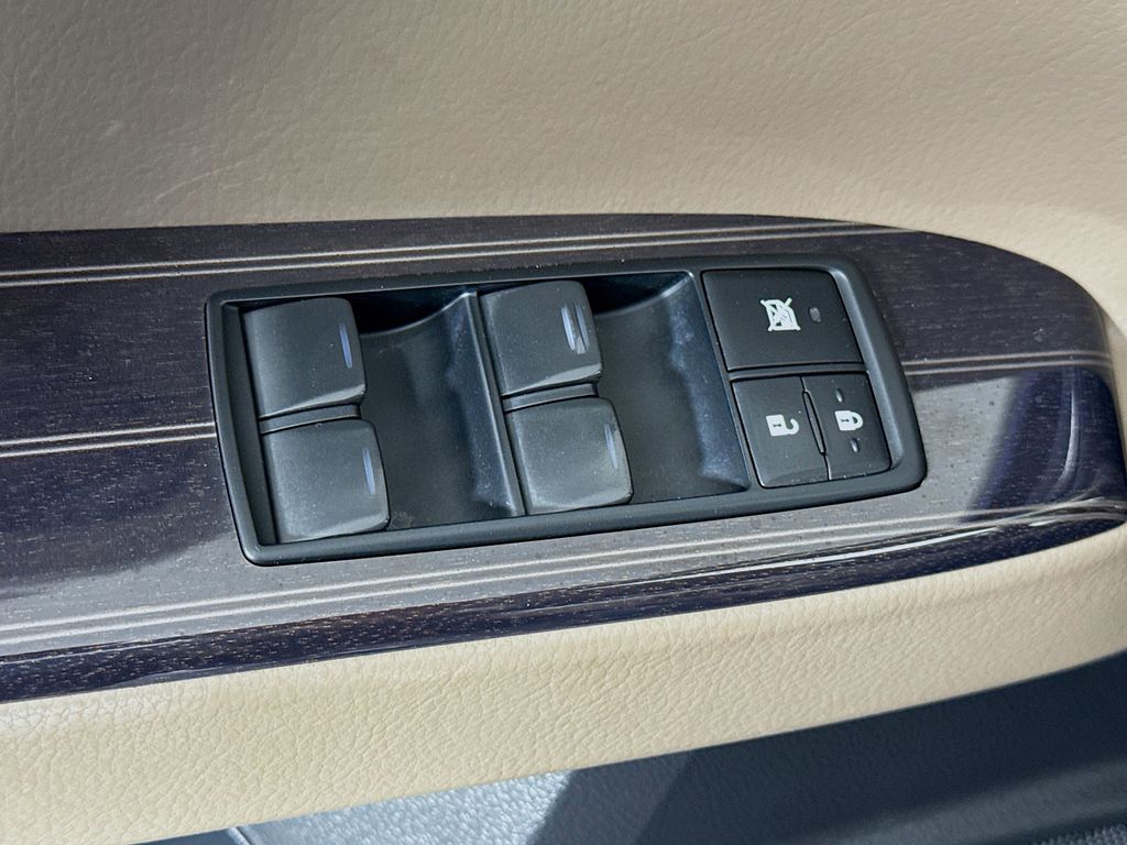 Thumbnail: 2020 Lexus GX - 18