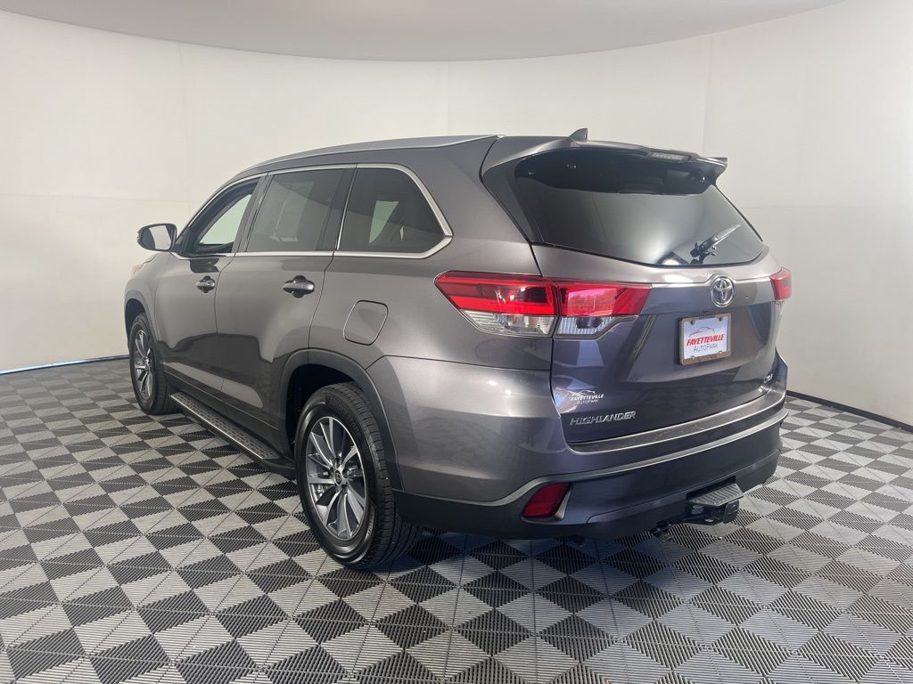 2019 Toyota Highlander XLE 16