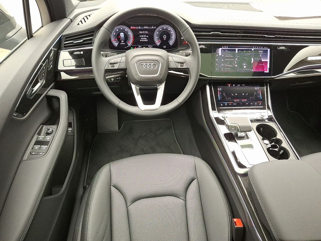 Thumbnail: 2025 Audi Q7 - 6