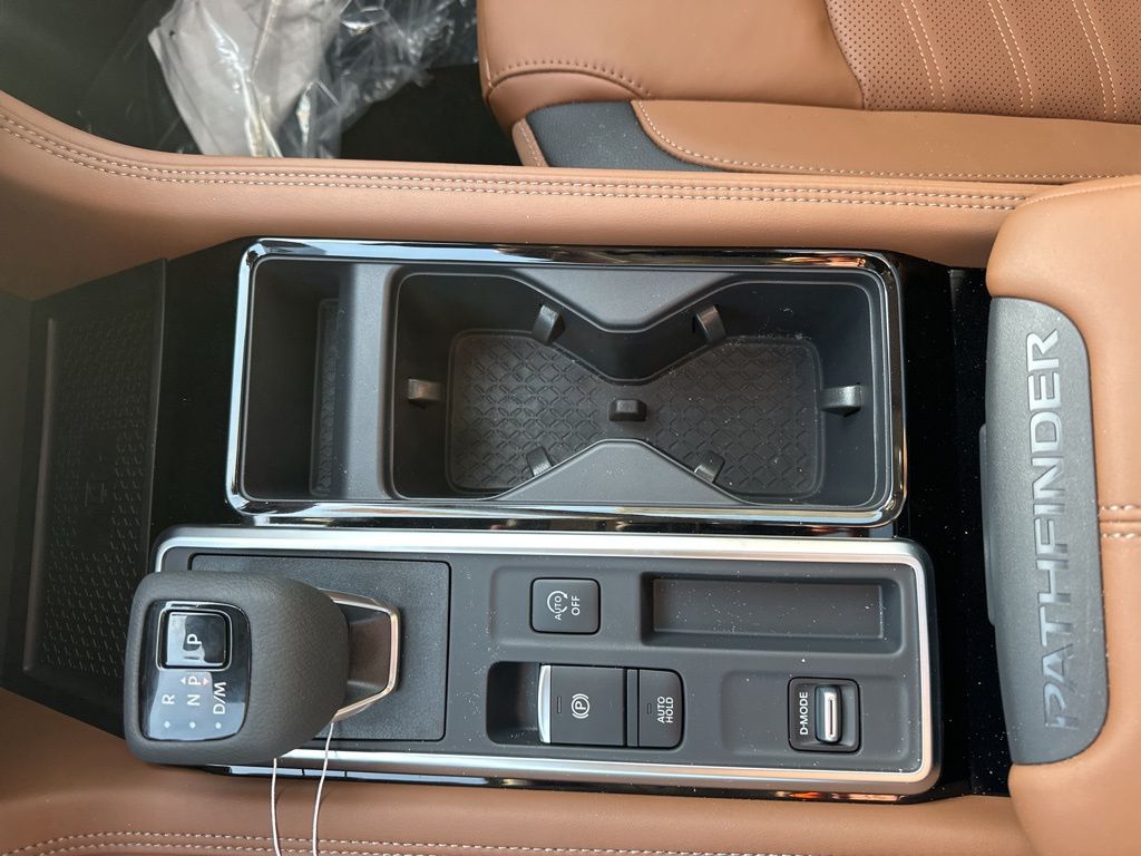 2025 Boulder Gray Pearl Nissan Pathfinder Platinum FWD SUV