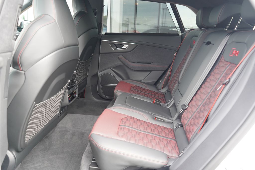 Thumbnail: 2026 Audi RS Q8 - 7