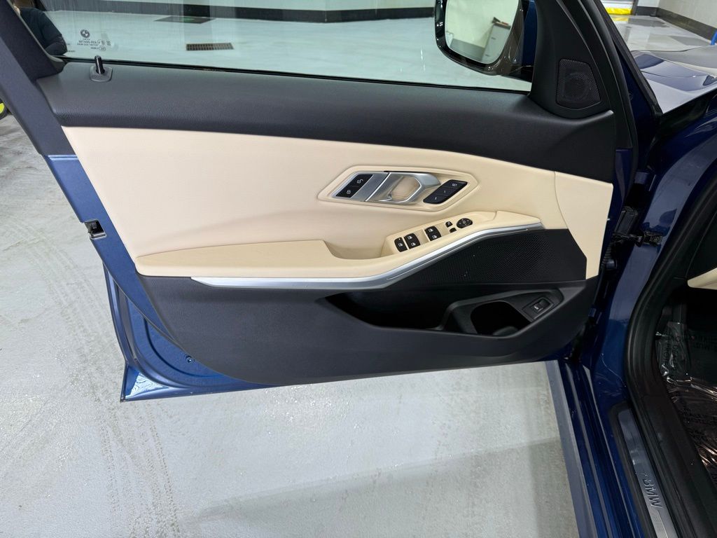 2022 BMW 3 Series 330i xDrive 10