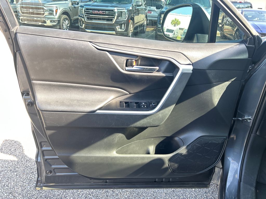 Used 2021 Gray Toyota XLE Premium image 7