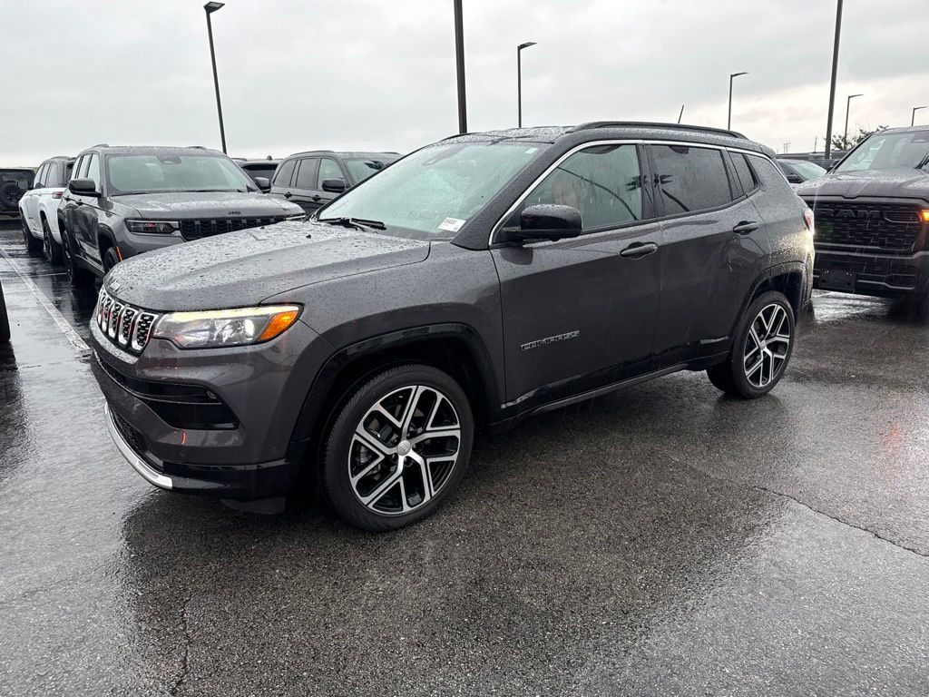 Baltic Gray Metallic Clearcoat 2024 Jeep Compass SUV / Crossover Four-Wheel Drive 8-Speed Automatic