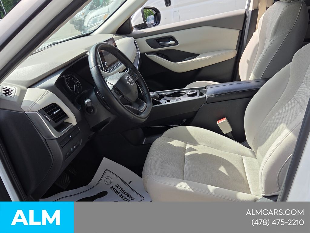 Used 2025 White Nissan SV image 7