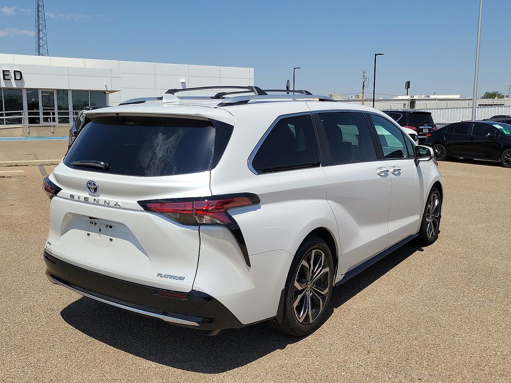 2025 Toyota Sienna Platinum - 10