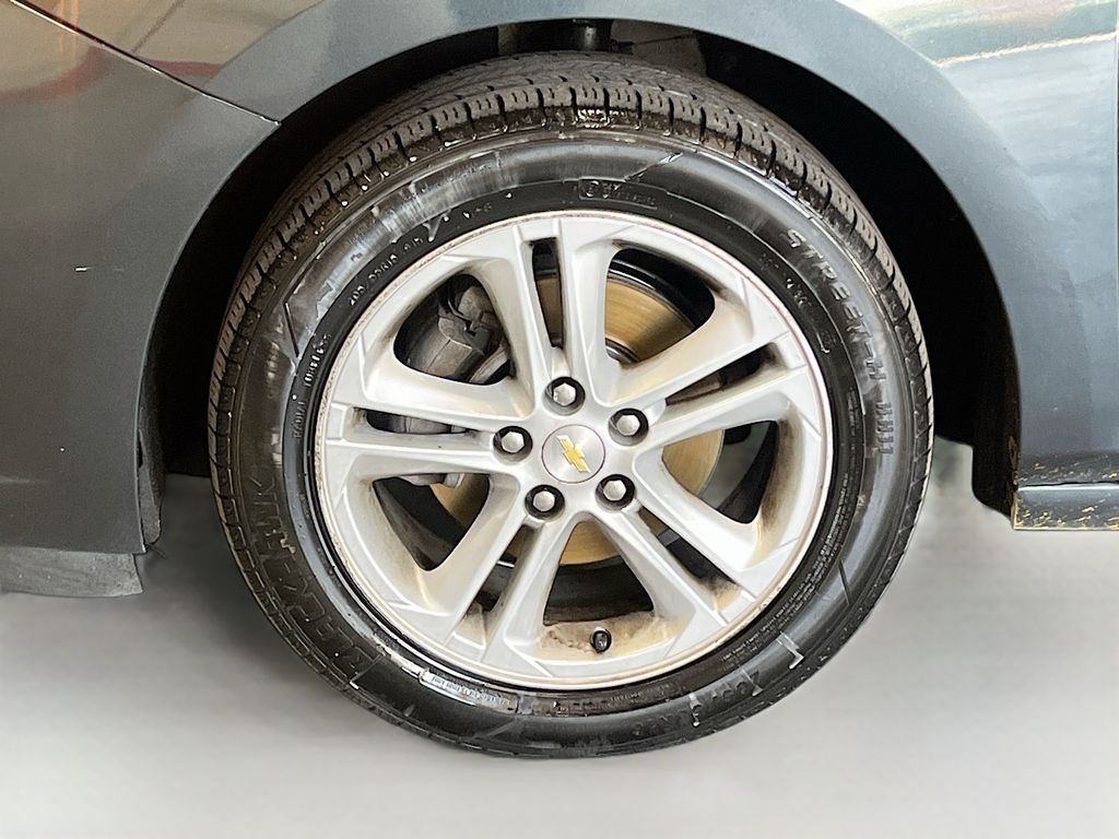 Used 2018 Graphite Metallic Chevrolet LT image 28