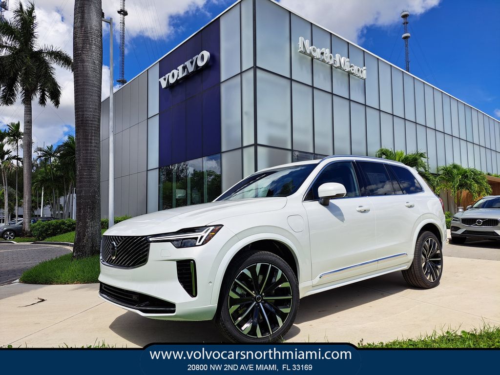 2026 Volvo XC90 Plug-In Hybrid T8 Plus