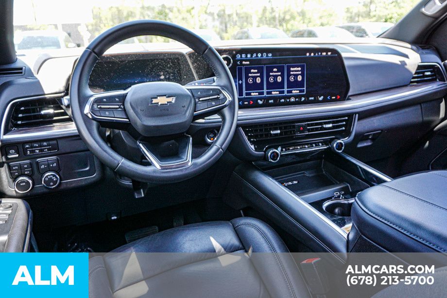Used 2025 Gray Chevrolet LT image 29