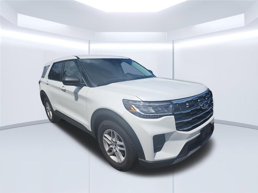 2026 White Metallic Ford Explorer Active RWD SUV