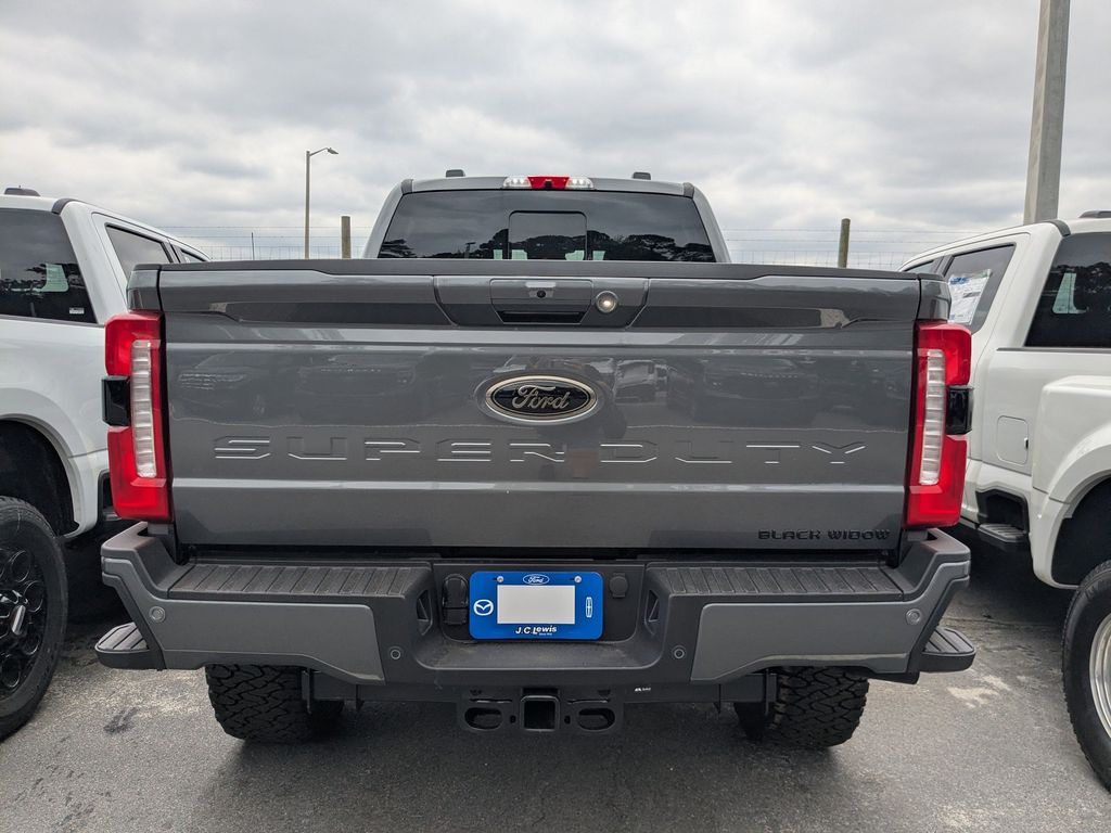 2026 Ford F-250 Super Duty Black Widow