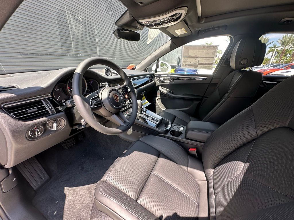 2024 Porsche Macan  4