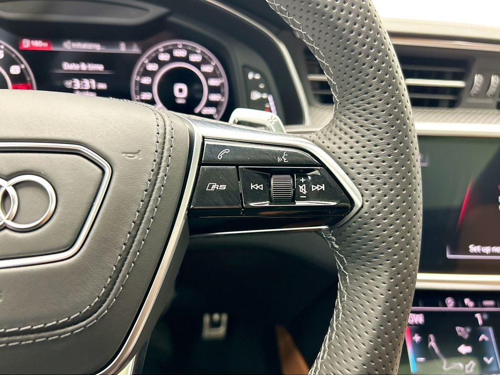 Thumbnail: 2025 Audi RS 7 - 12