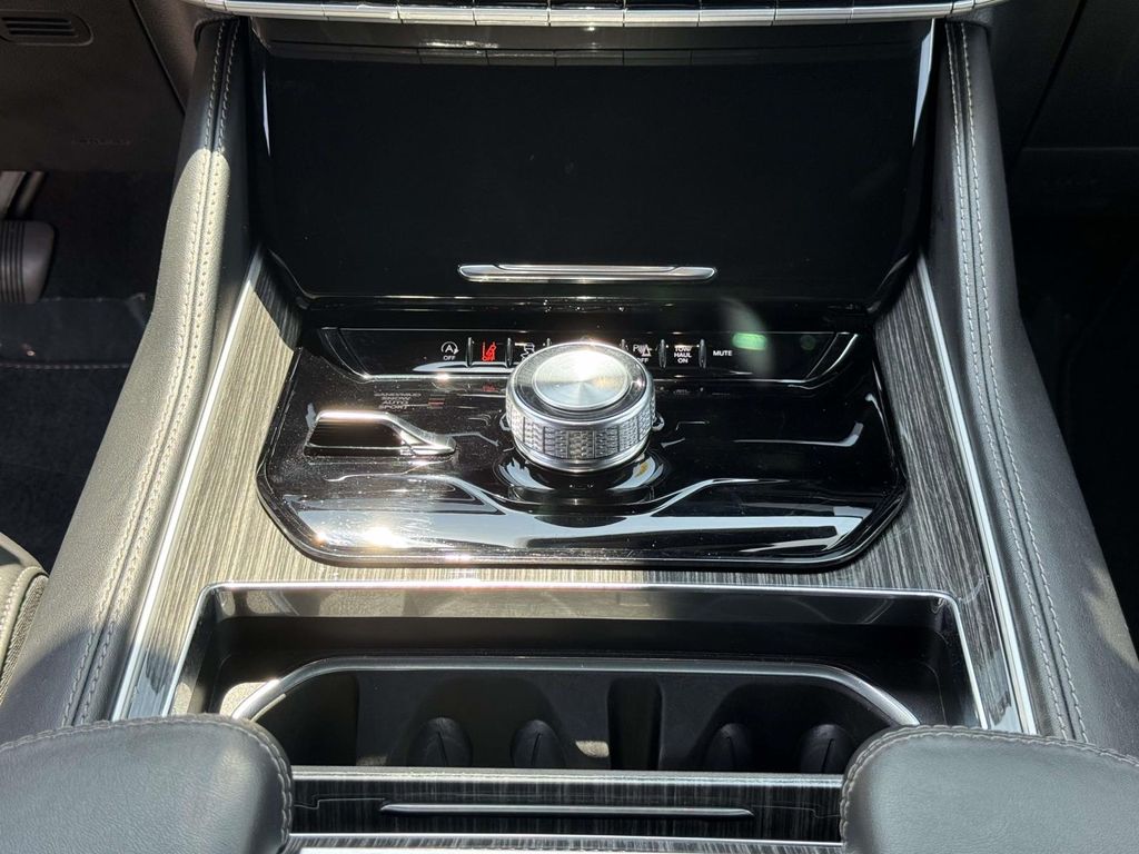 Used 2022 White Jeep Series II image 21
