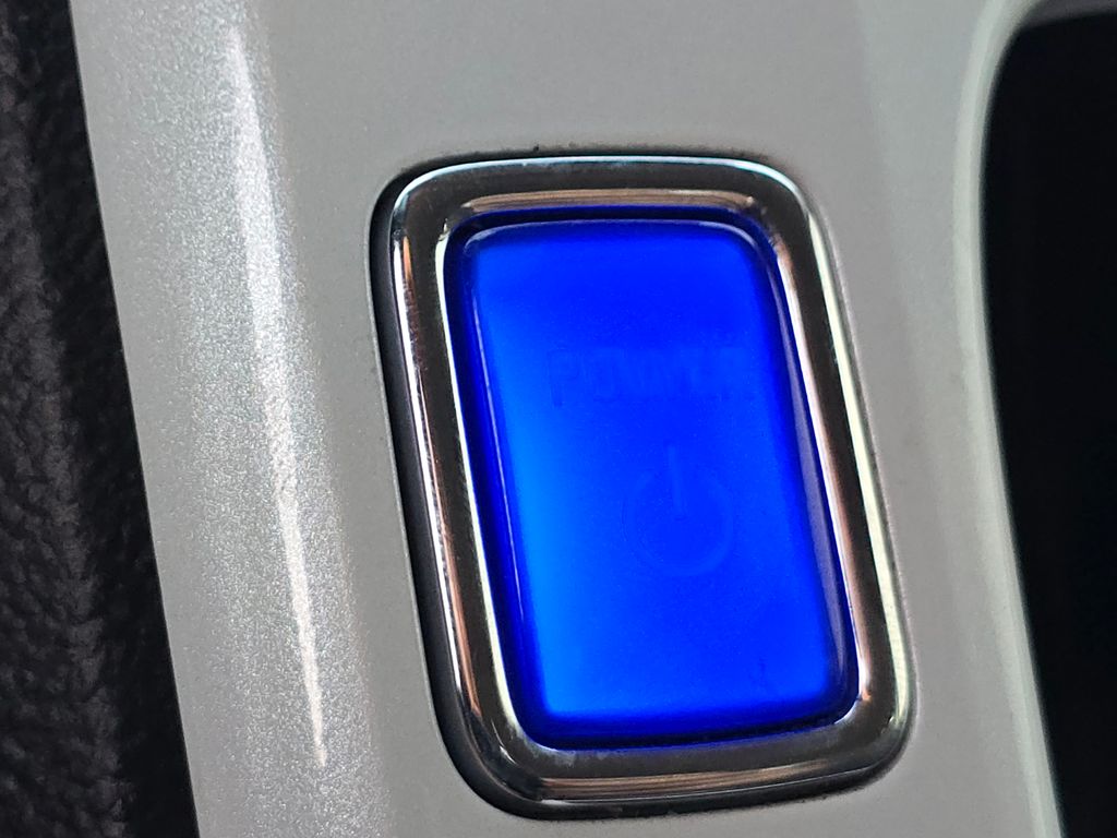 2013 Chevrolet Volt Base photo 16