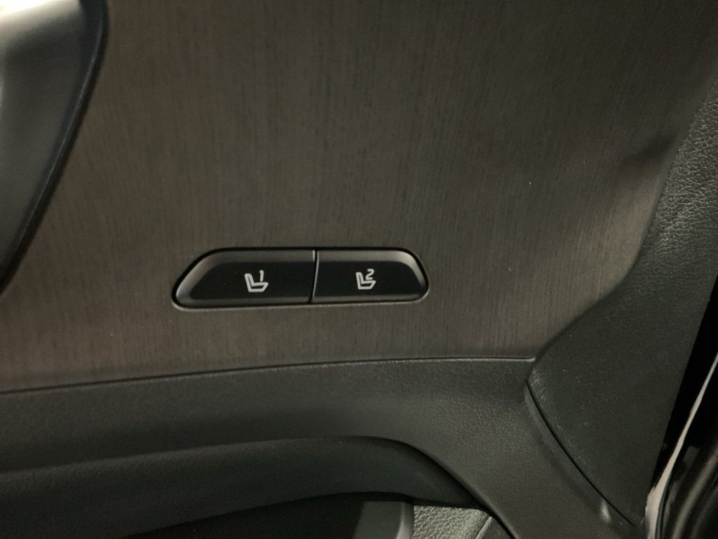 New 2026 Black Kia X-Line Prestige image 11