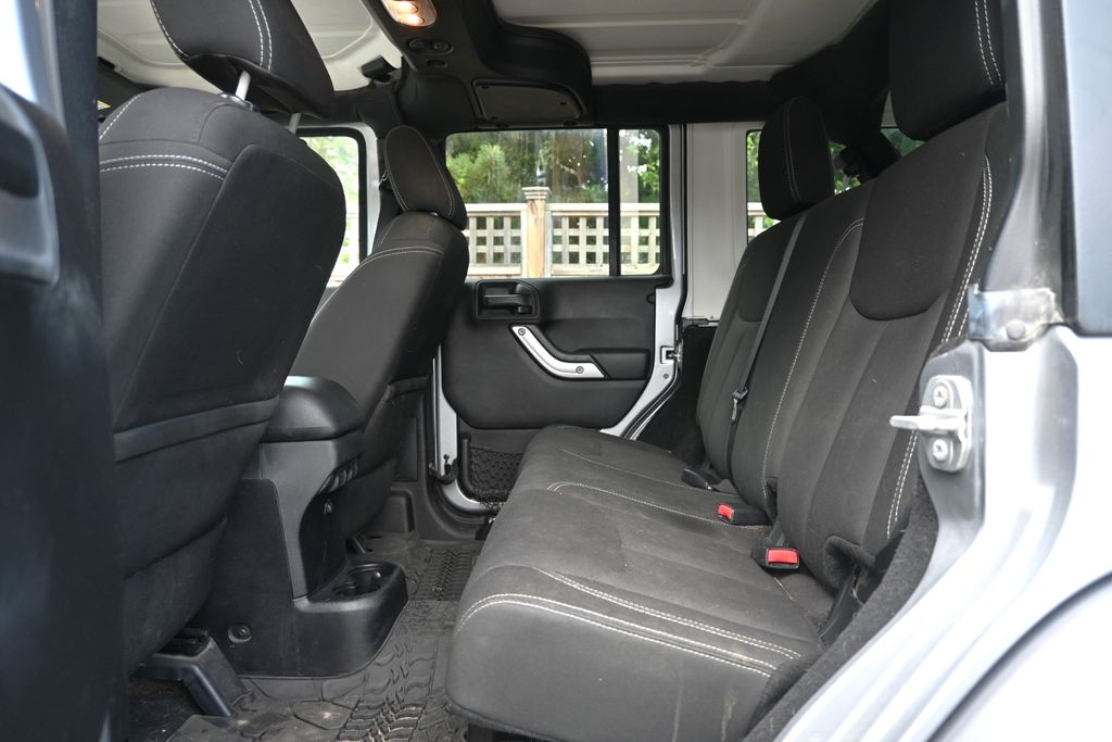Thumbnail: 2015 Jeep Wrangler - 11