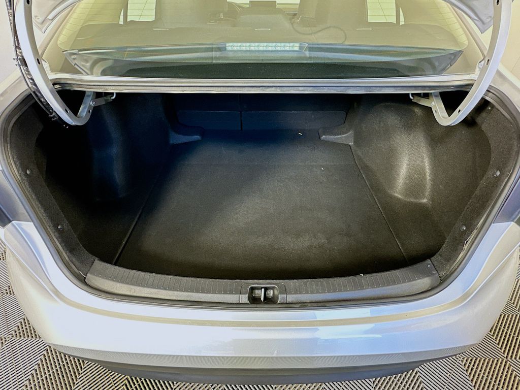 Thumbnail: 2024 Toyota Corolla - 25