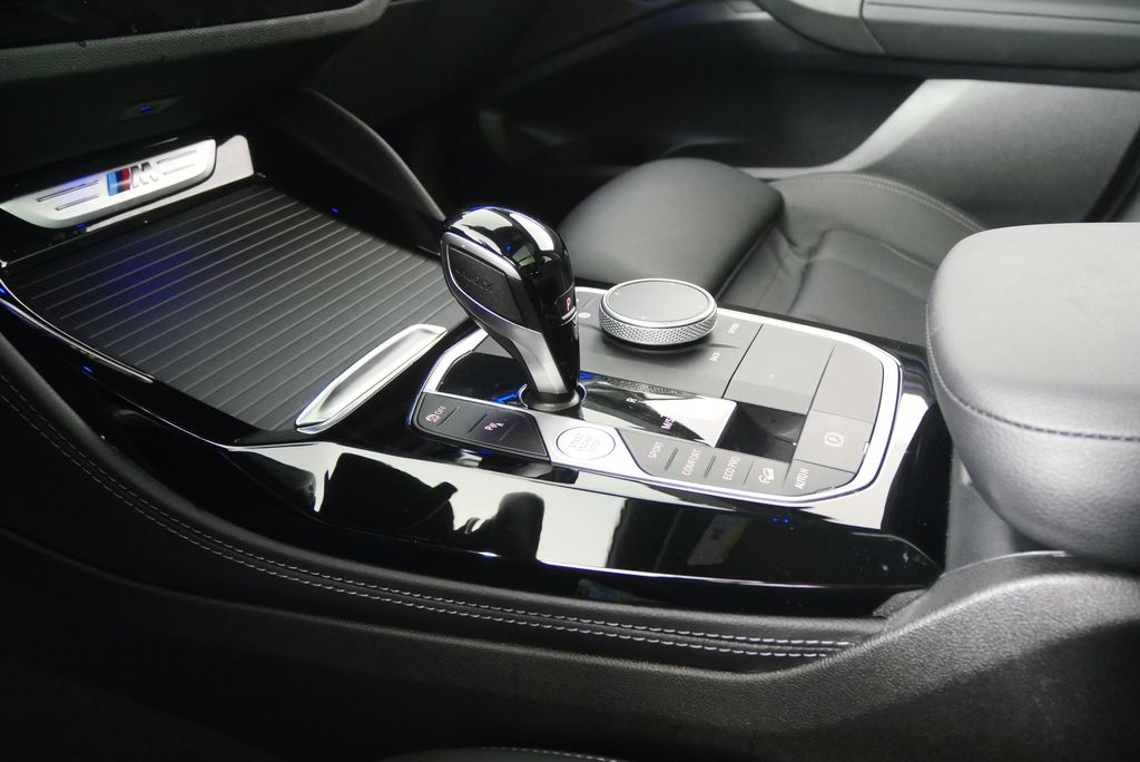 Thumbnail: 2023 BMW X4 - 28