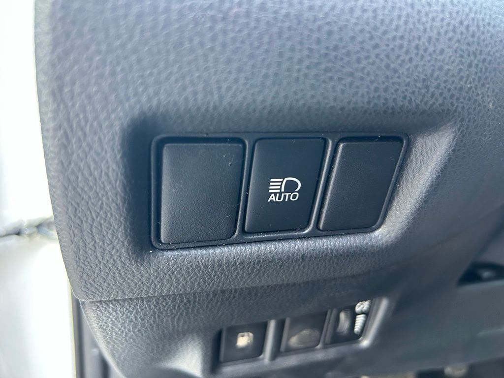 Thumbnail: 2021 Toyota C-HR - 17