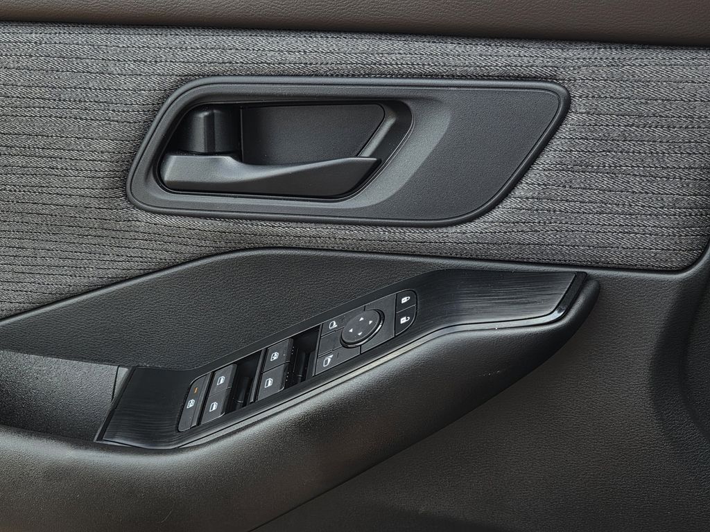 Used 2023 Nissan Rogue SUV