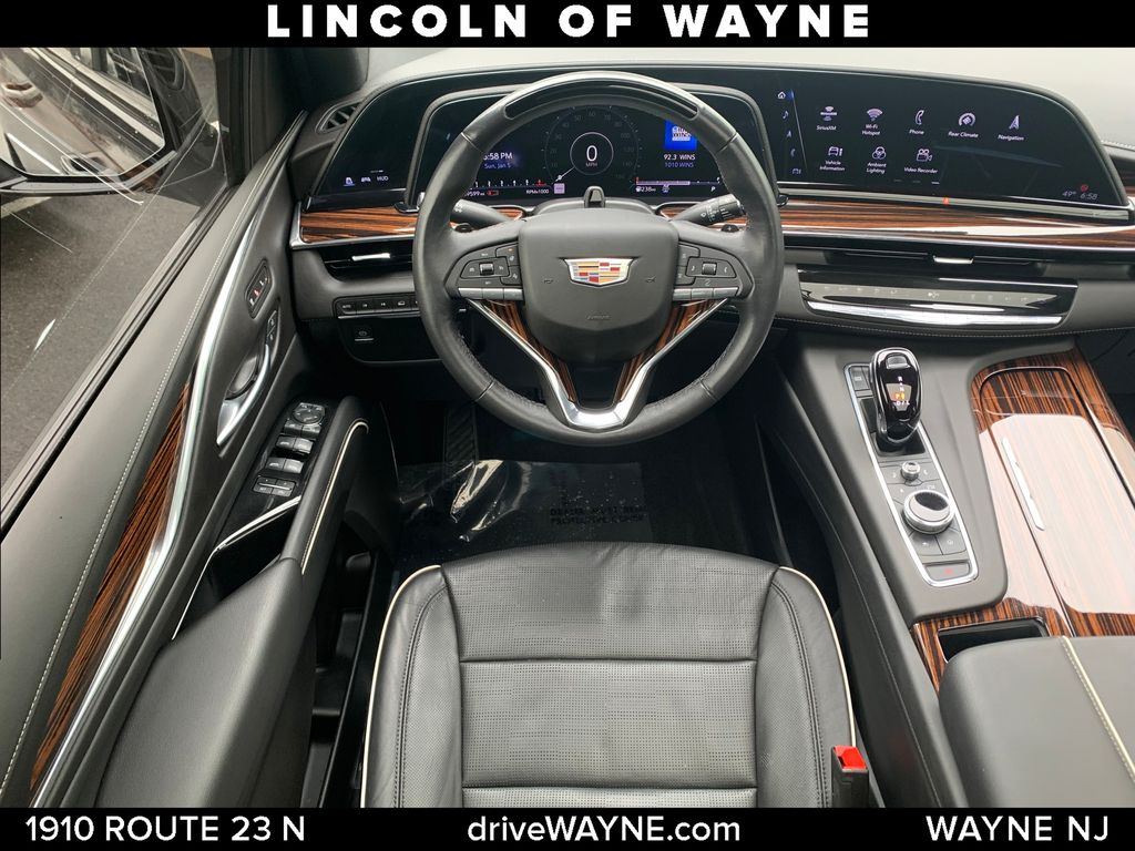 2023 Cadillac Escalade ESV Premium photo