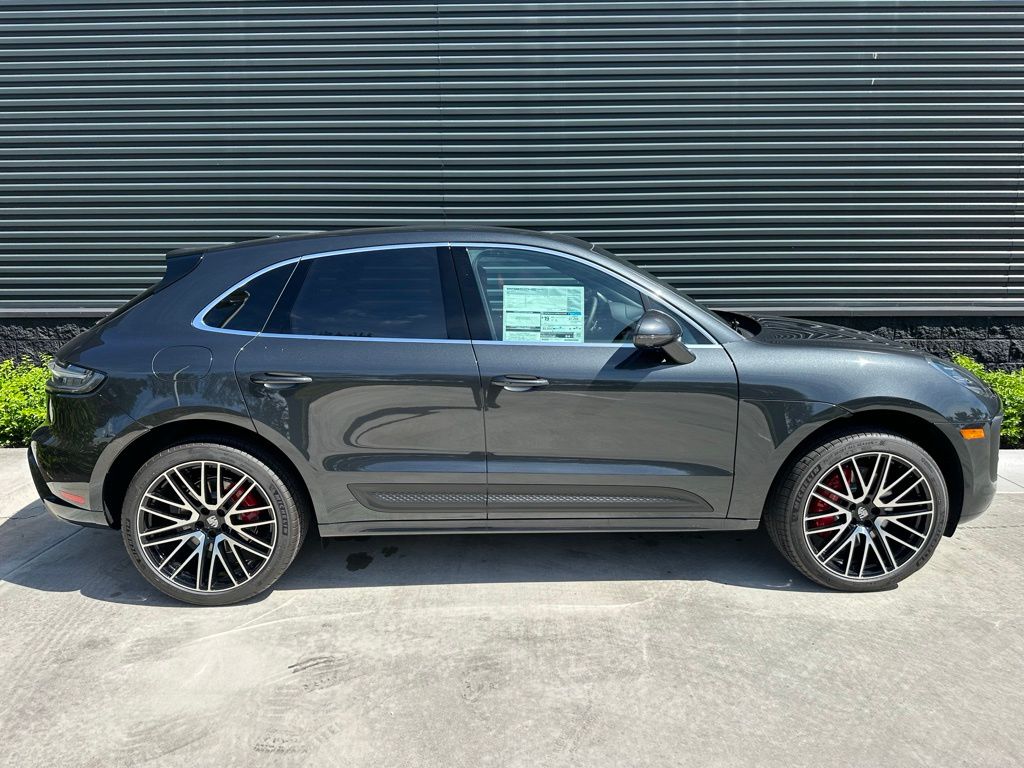 Thumbnail: 2025 Porsche Macan - 8