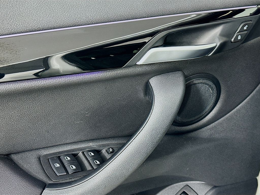 Thumbnail: 2020 BMW X1 - 18