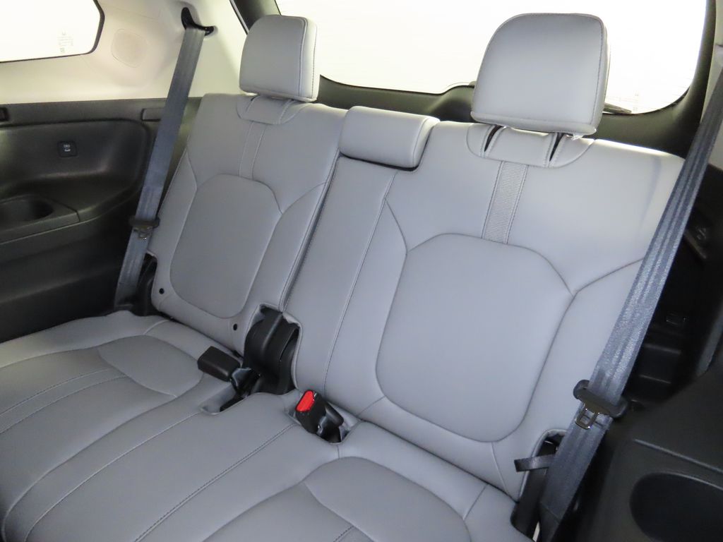 2025 Honda Pilot Touring 25