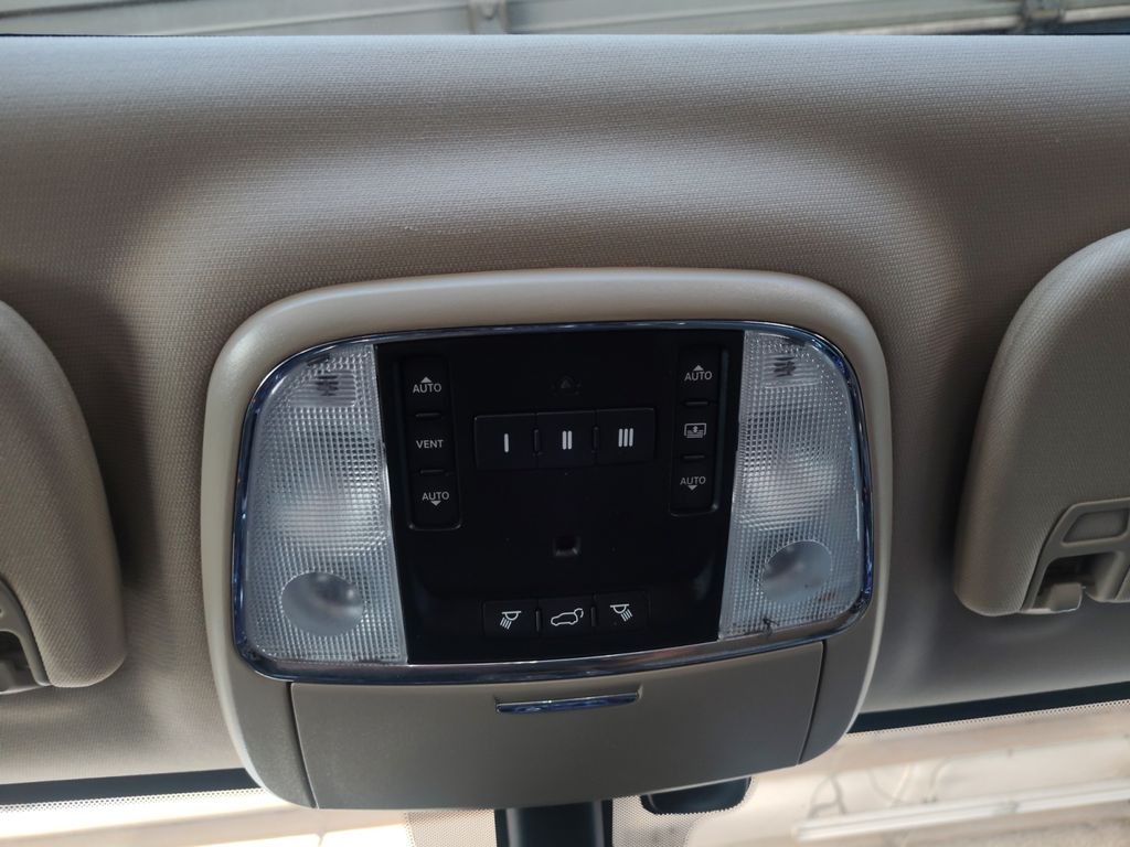 Used Car 2020 Jeep Grand Cherokee  Limited For Sale Under $20,000 In Austin, Texas