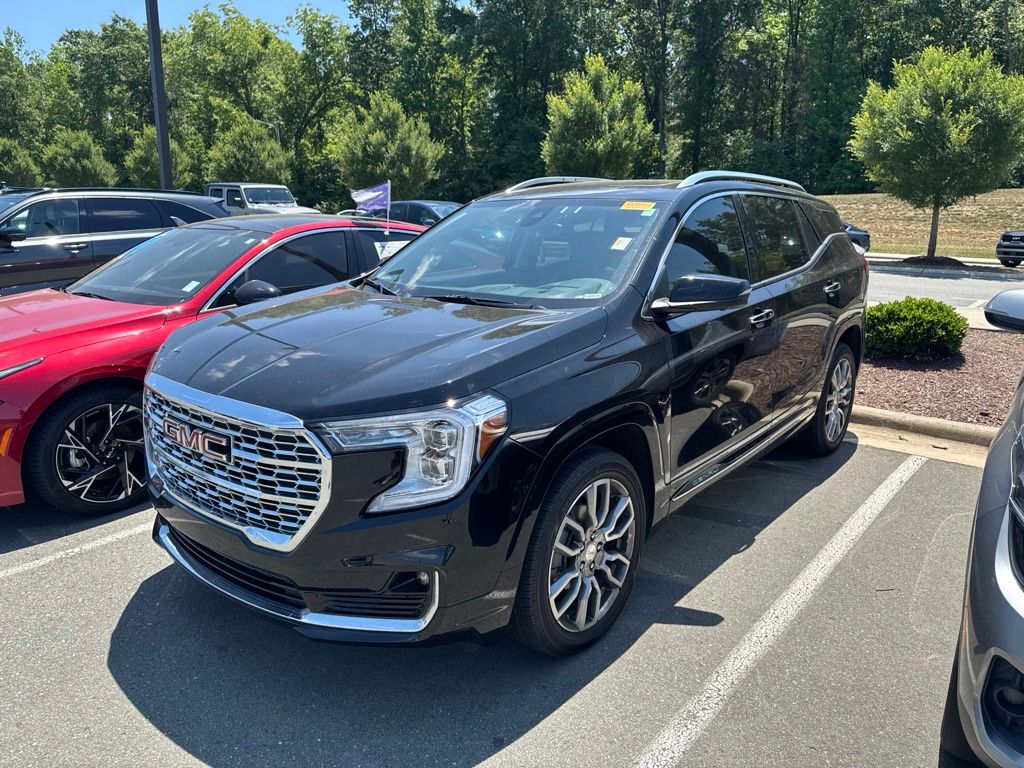 Used 2024 Black GMC Denali image 2