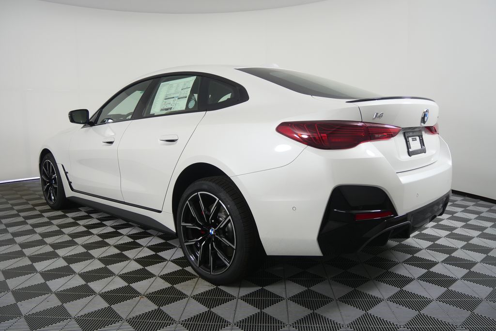 Thumbnail: 2026 BMW i4 - 5