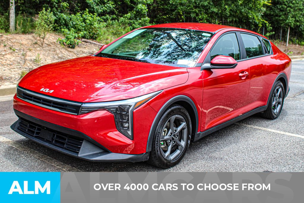 Used 2025 Red Kia LXS image 3