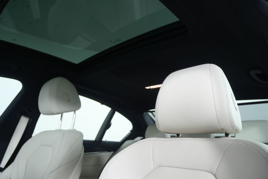 Thumbnail: 2023 BMW 5 Series - 11