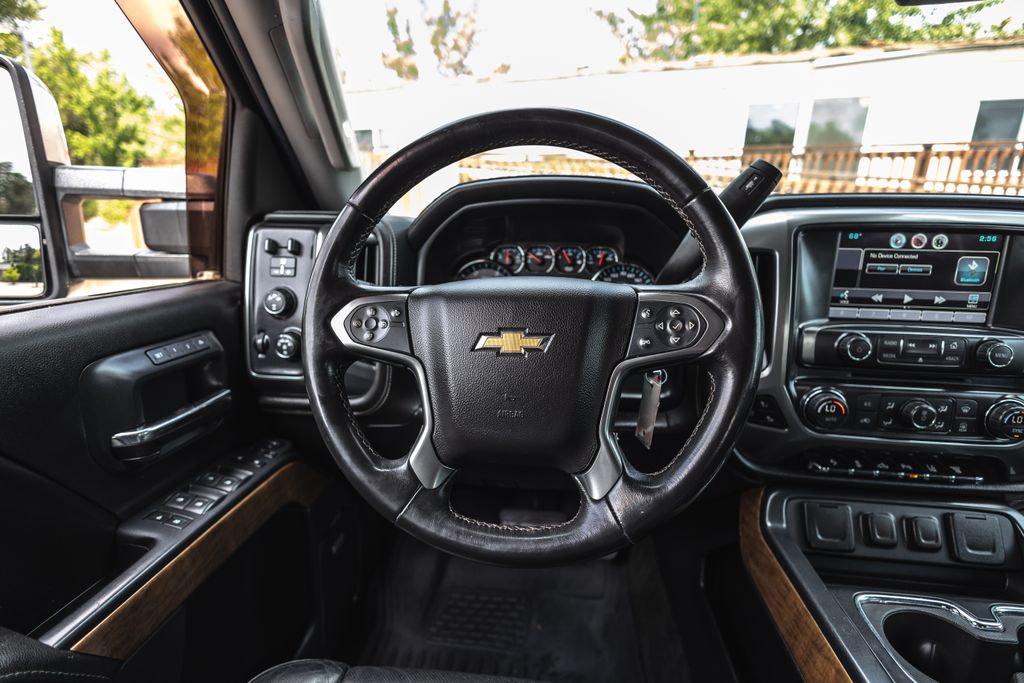 2015 Chevrolet Silverado 2500HD Built After Aug 14 LTZ thumbnail 28