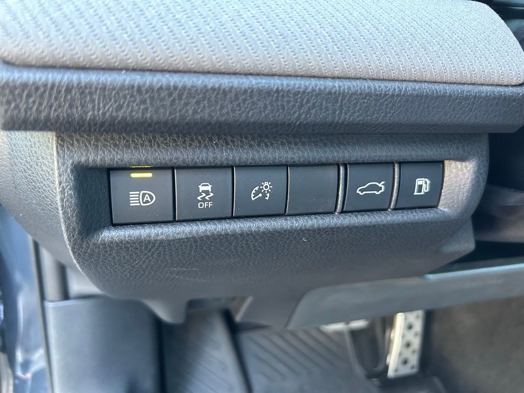 Thumbnail: 2025 Toyota Camry - 18