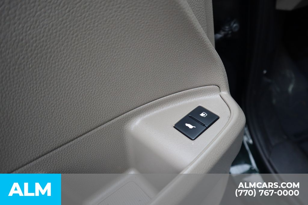 Used 2018  Honda Touring image 13