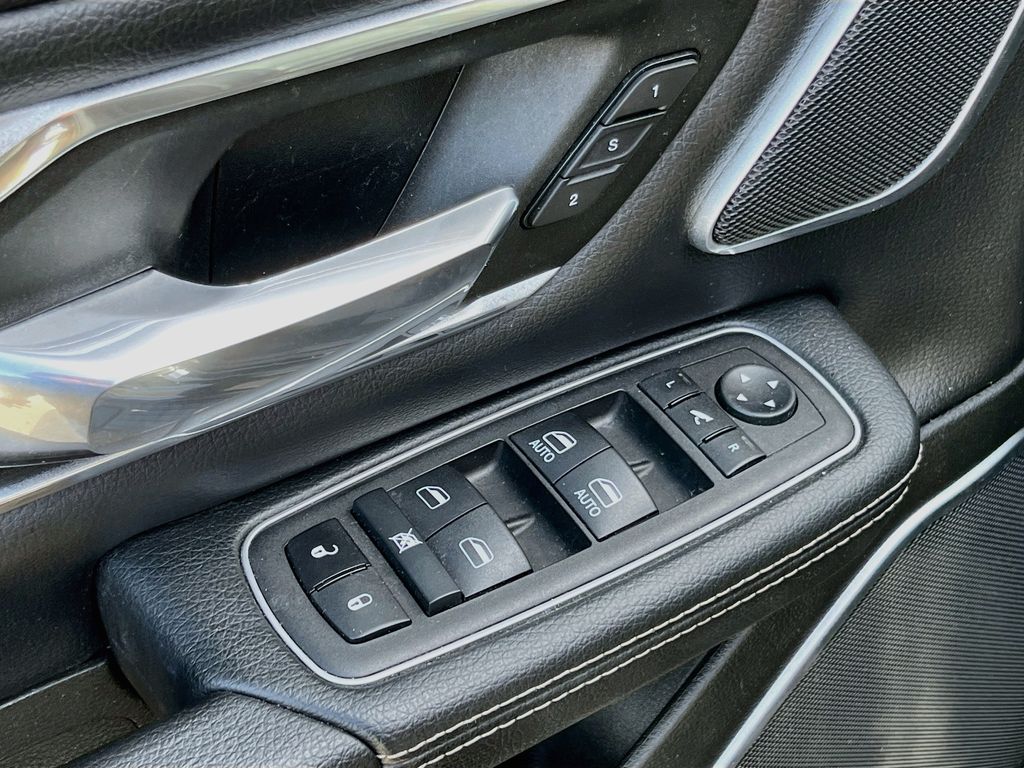 Used 2023 Black Ram Laramie image 18