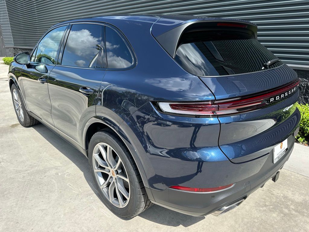 Thumbnail: 2025 Porsche Cayenne - 3