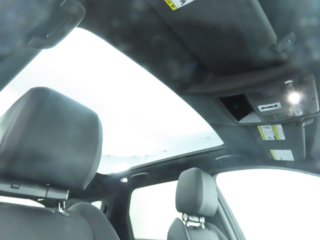 Thumbnail: 2024 Land Rover Discovery Sport - 20