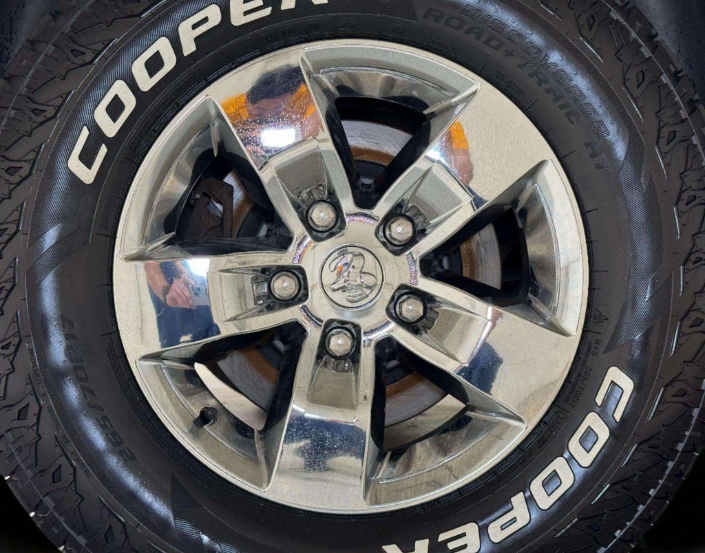 Used 2017 Brilliant Black Crystal Pearlcoat Ram SLT image 27