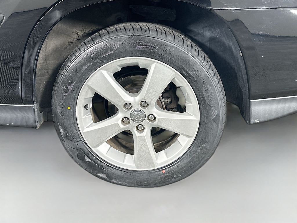 Used 2005 Black Lexus 330 image 30