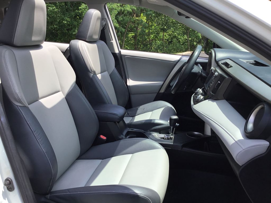 Thumbnail: 2013 Toyota RAV4 - 10