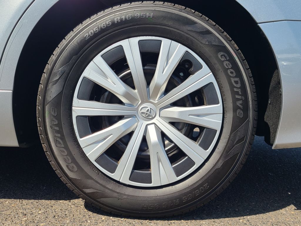 2018 Toyota Camry Hybrid LE