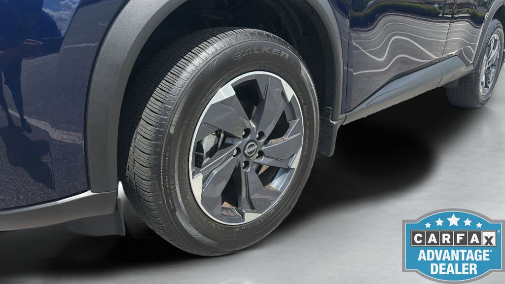 View vehicle photo 2