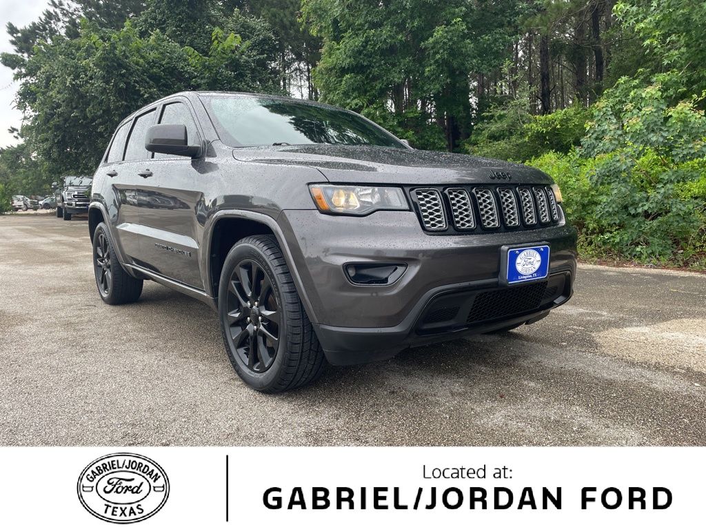Gray (Granite Crystal Metallic Clearcoat) 2017 Jeep Grand Cherokee SUV / Crossover 4X2 8-Speed Automatic