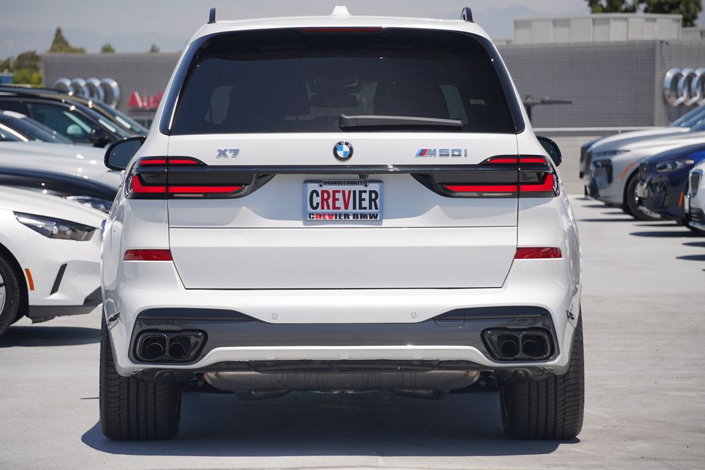 2025 BMW X7 M60i 6