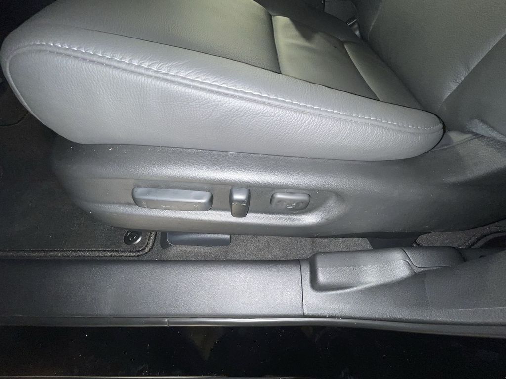 used 2022 Honda Pilot car, priced at $29,120