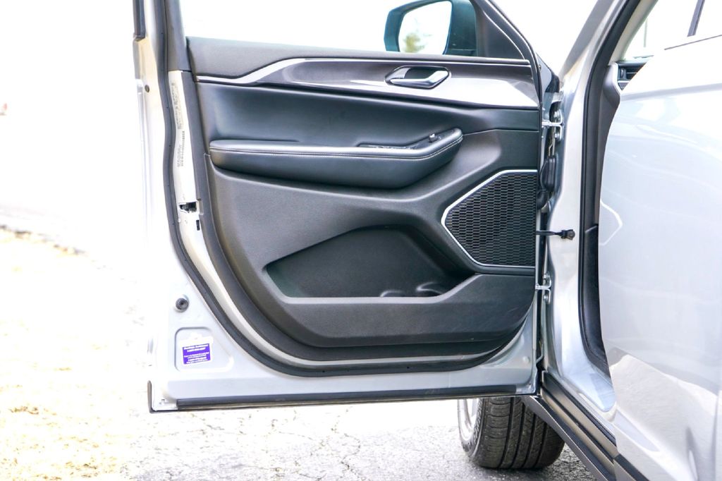 Used Car 2022 Jeep Grand Cherokee L  Laredo For Sale Under $25,000 In Taylor, Texas